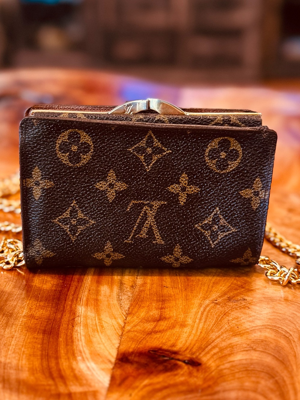 Louis Vuitton Viennois compact monogram wallet with unbranded 47 inch chain - Picture 4 of 16